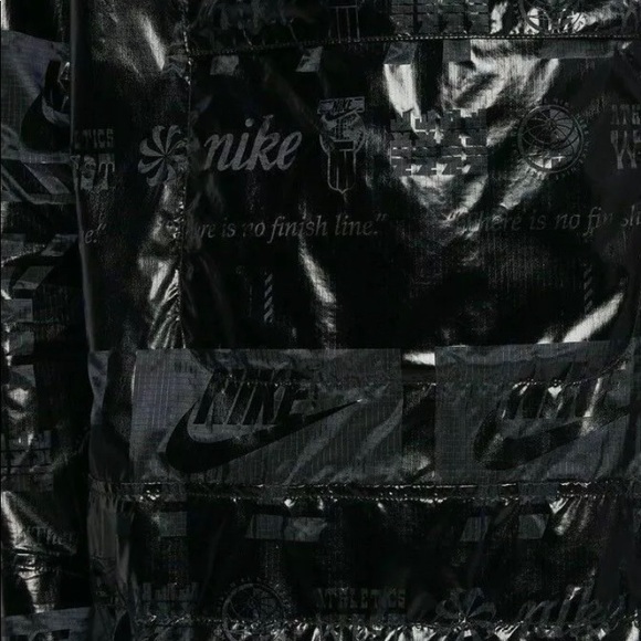 Nike WMNS Metallic Foil Jacket Sz XS NWT - Picture 4 of 4